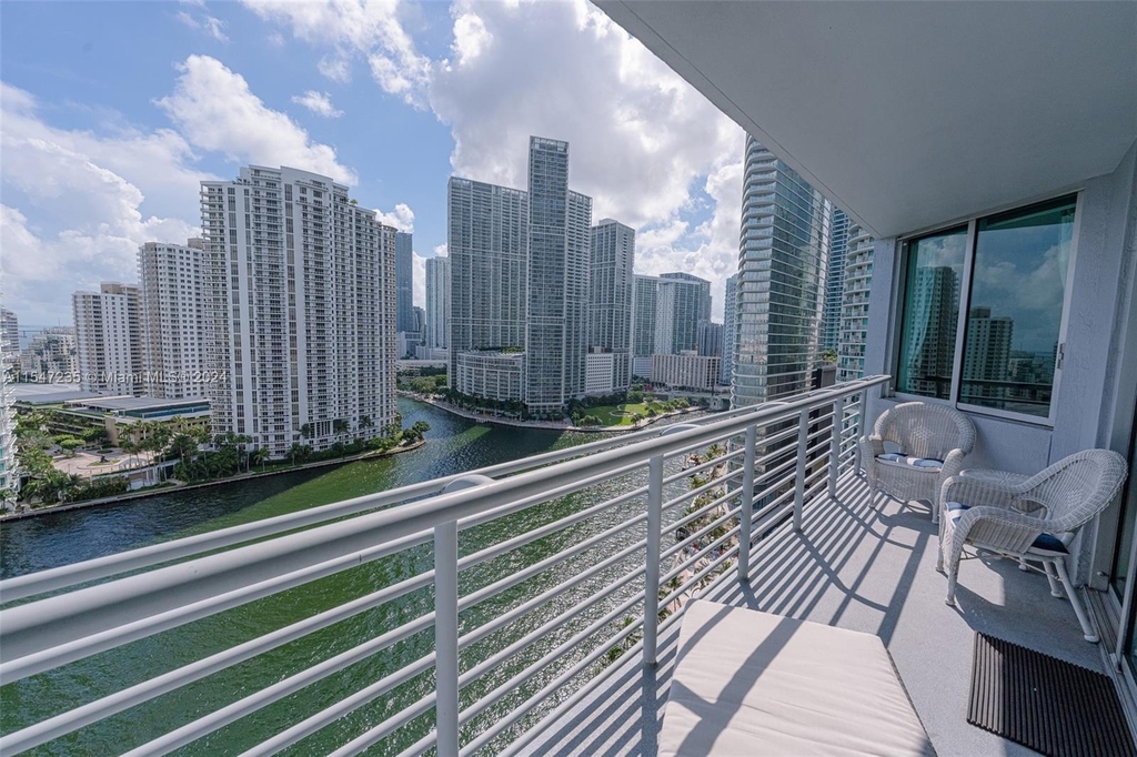 325 S Biscayne Blvd - Photo 5