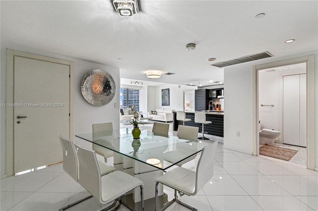 200 Biscayne Boulevard Way - Photo 3