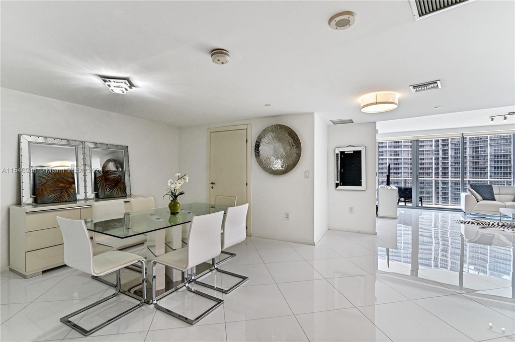 200 Biscayne Boulevard Way - Photo 4