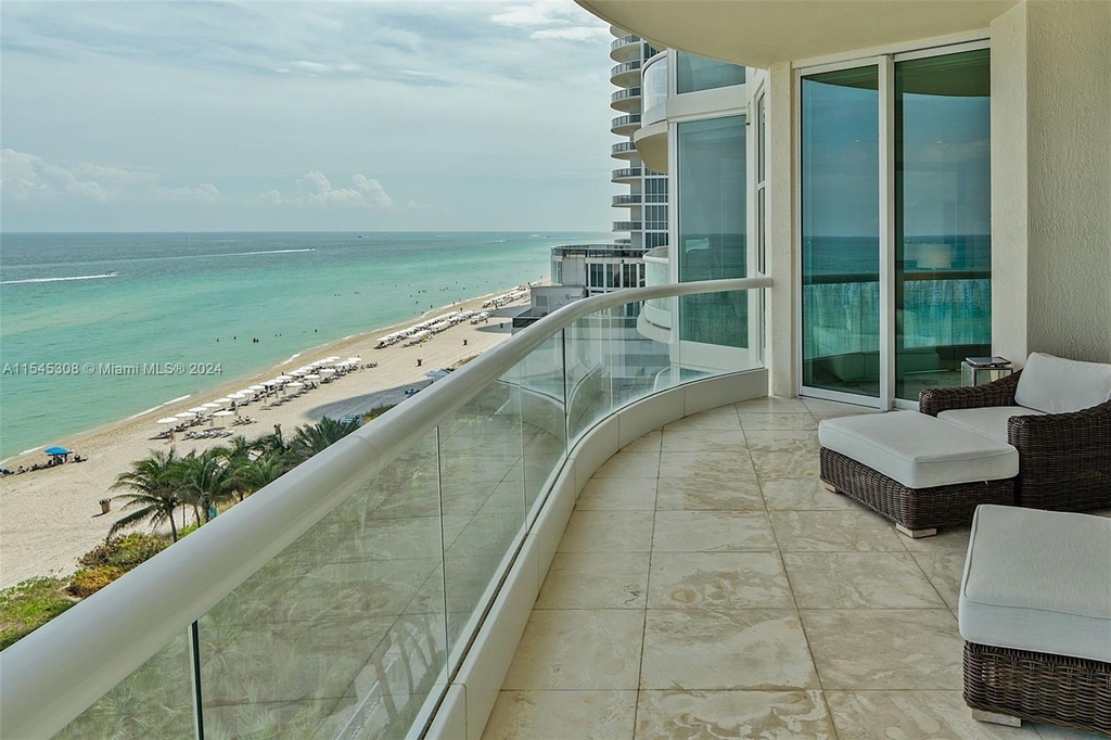 16047 Collins Ave - Photo 14