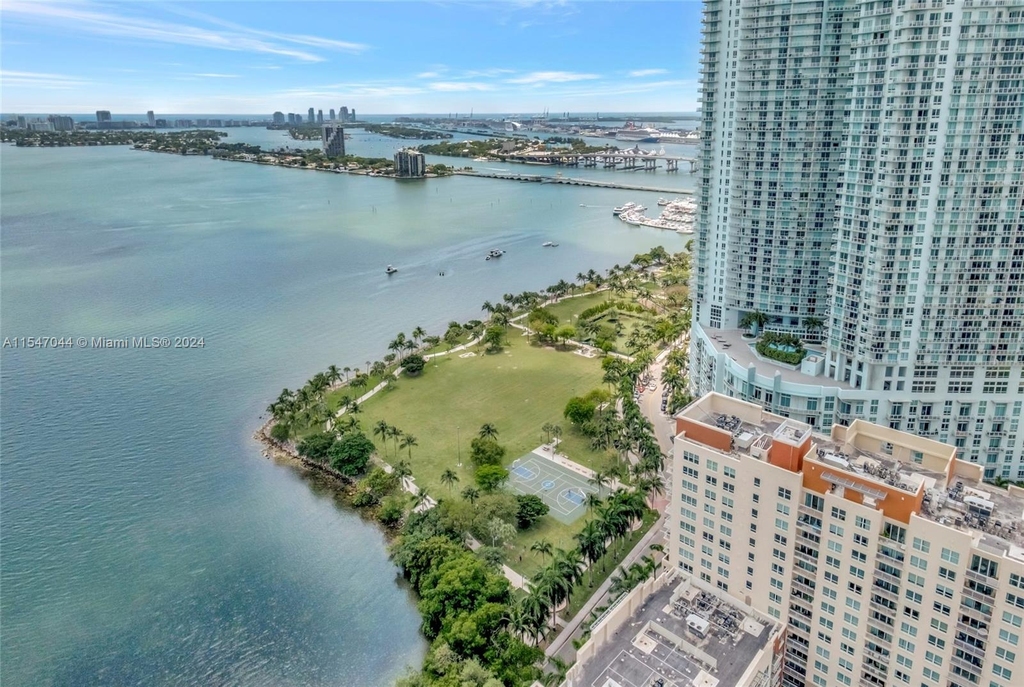 2020 N Bayshore Dr - Photo 12