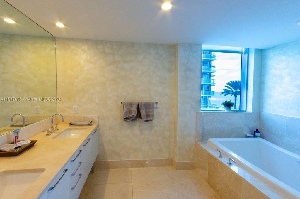 17001 Collins Ave - Photo 8
