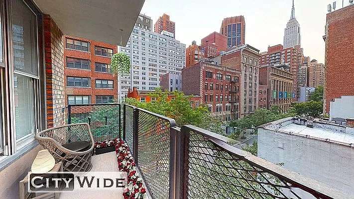 165 East 35th Street - Photo 1