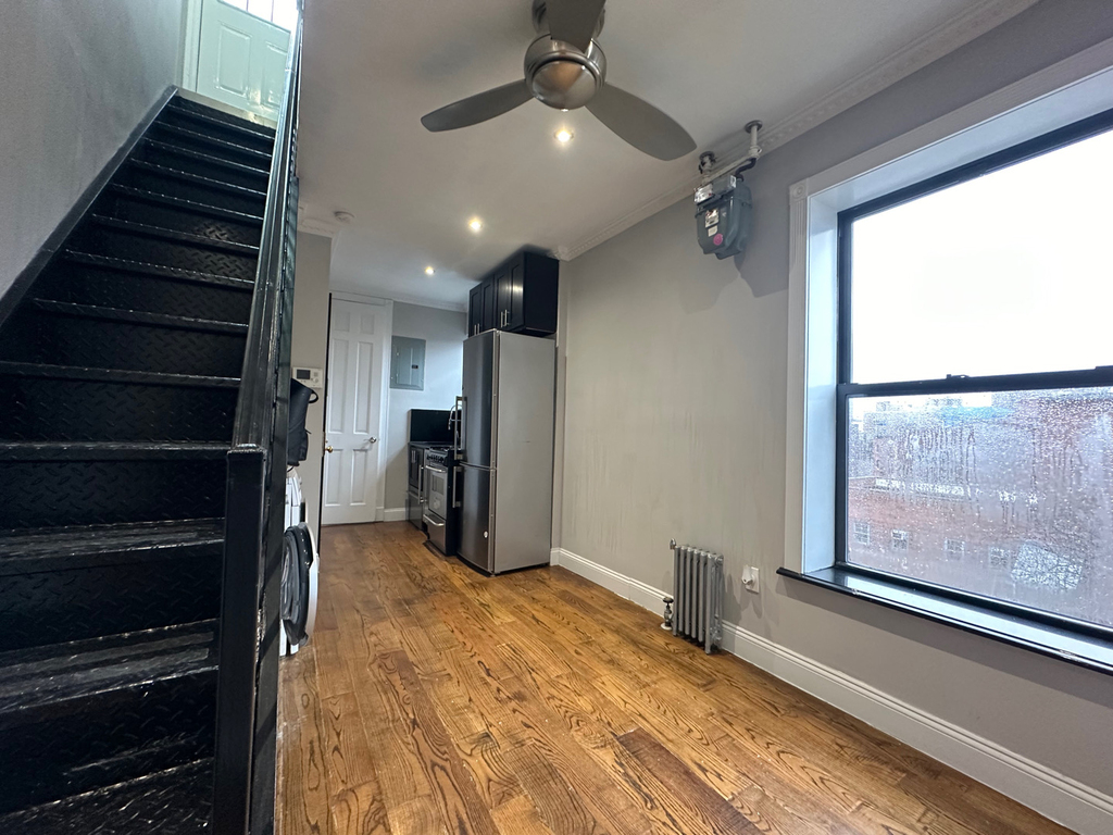 212 East 105th Street - Photo 4