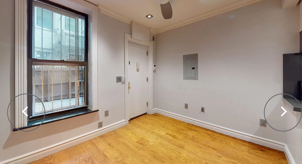 439 West 50th Street - Photo 3