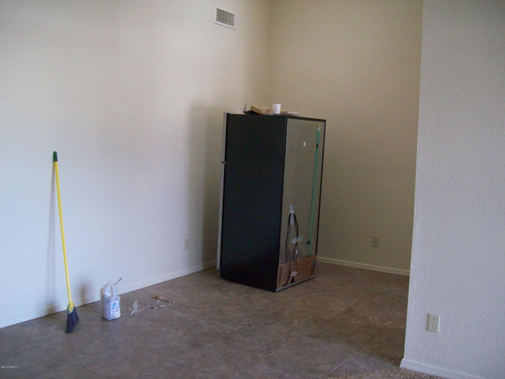 826 S Langley Avenue - Photo 3