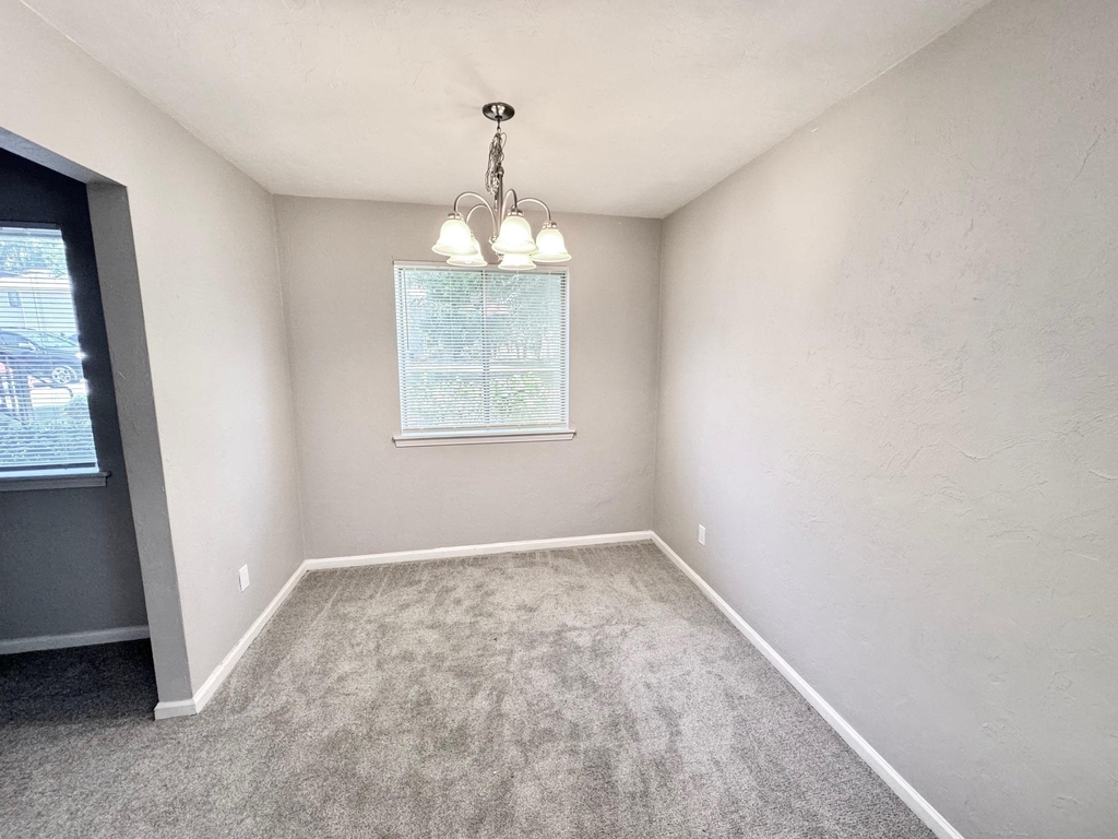 1401 Lazy Brook - Photo 5