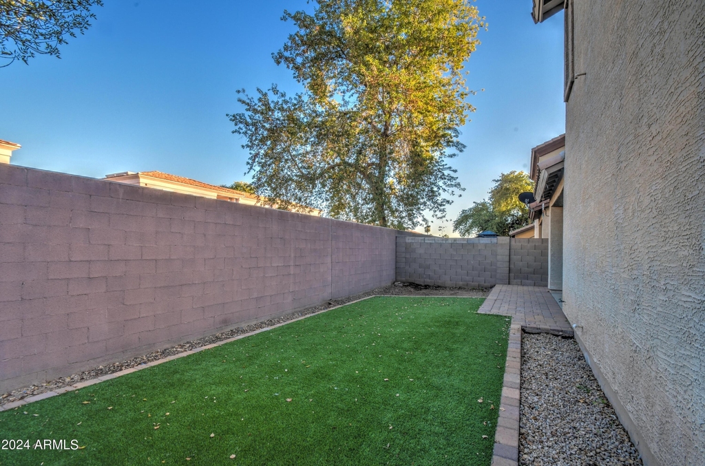 12095 N 66th Avenue - Photo 37