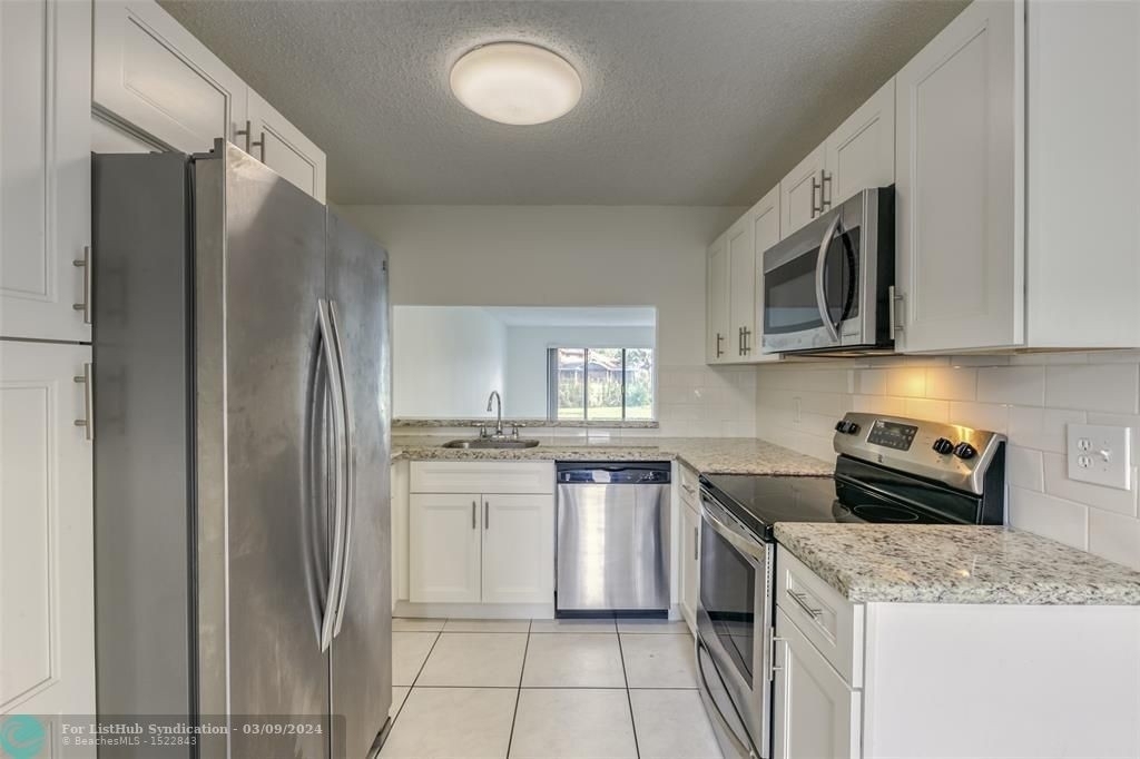 9818 Nob Hill Ct - Photo 1