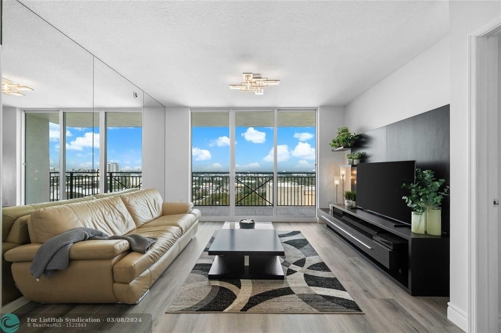 610 W Las Olas Blvd - Photo 1