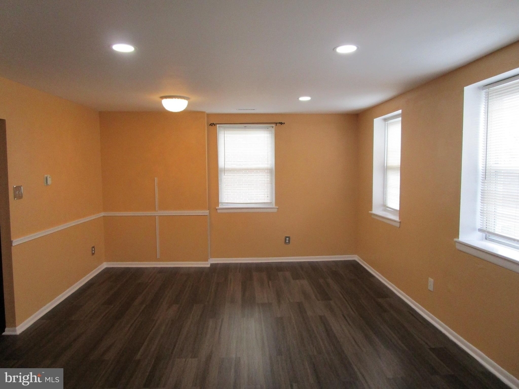 218 E Price Street - Photo 5