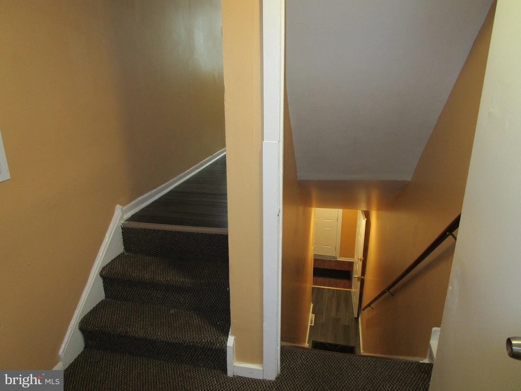 218 E Price Street - Photo 2