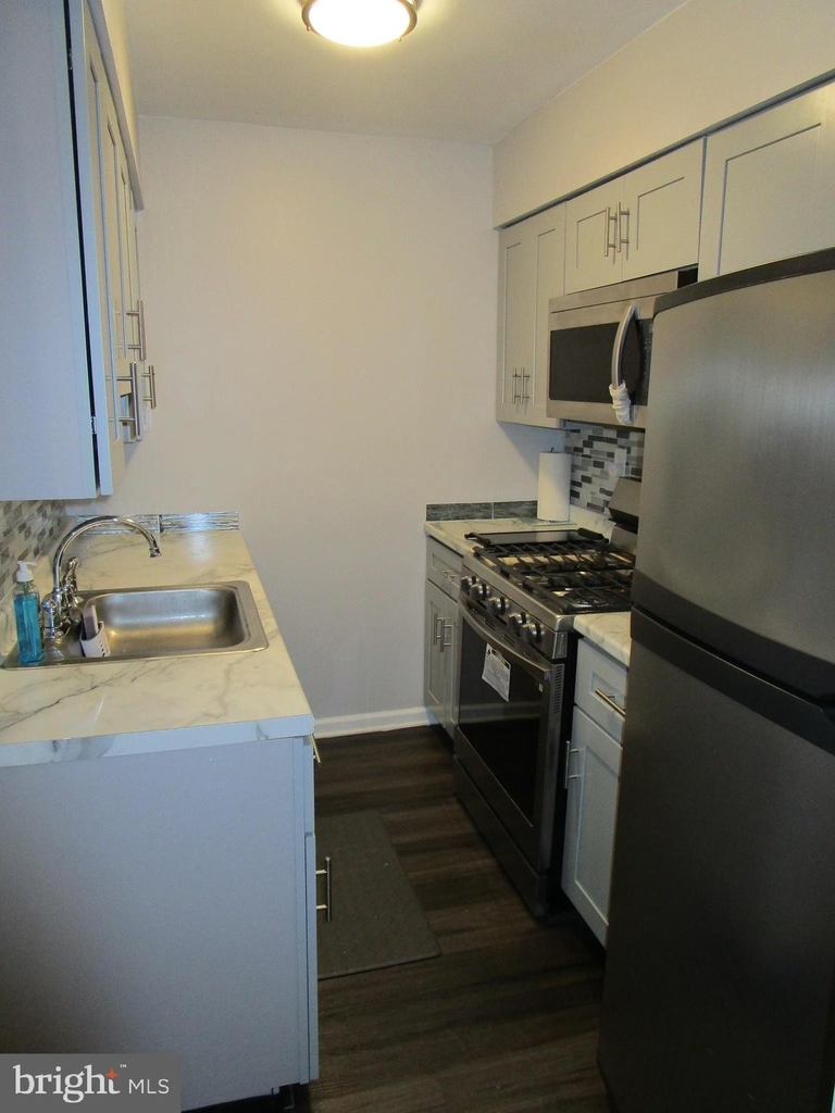 218 E Price Street - Photo 7