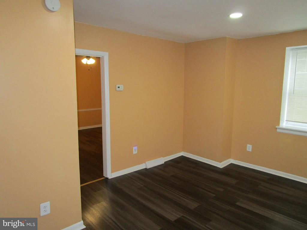 218 E Price Street - Photo 2