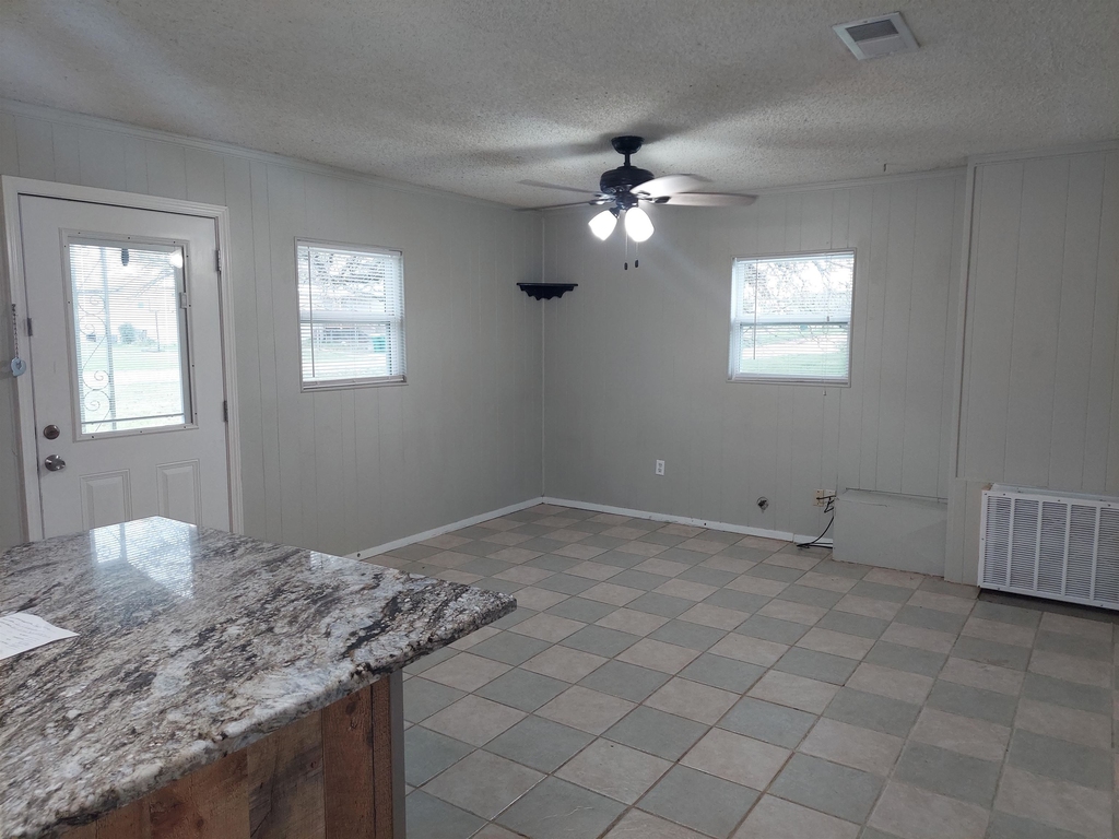 210 E Greencastle - Photo 2