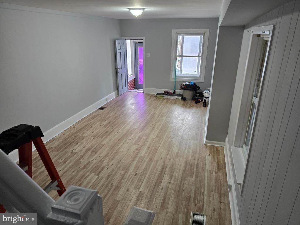 164 Randall Ave - Photo 6