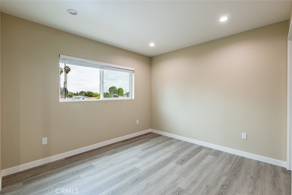 10631 Collett - Photo 17