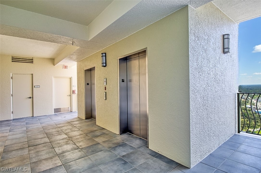 3000 Oasis Grand Boulevard - Photo 5