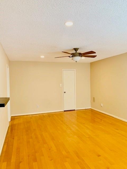 5230 Woodlawn Place - Photo 16
