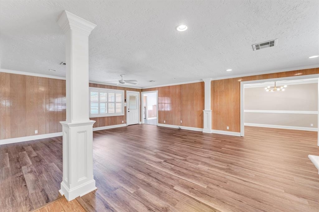 6327 Wynnwood Lane - Photo 2