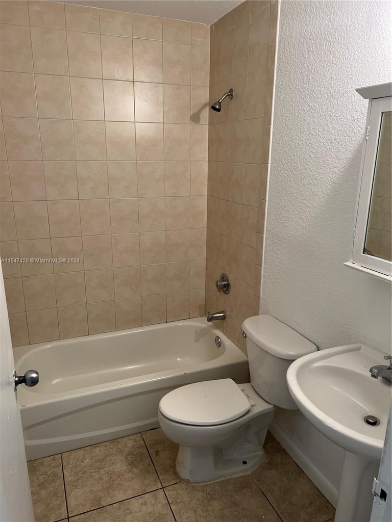 7605 Nw 38th Ct - Photo 6