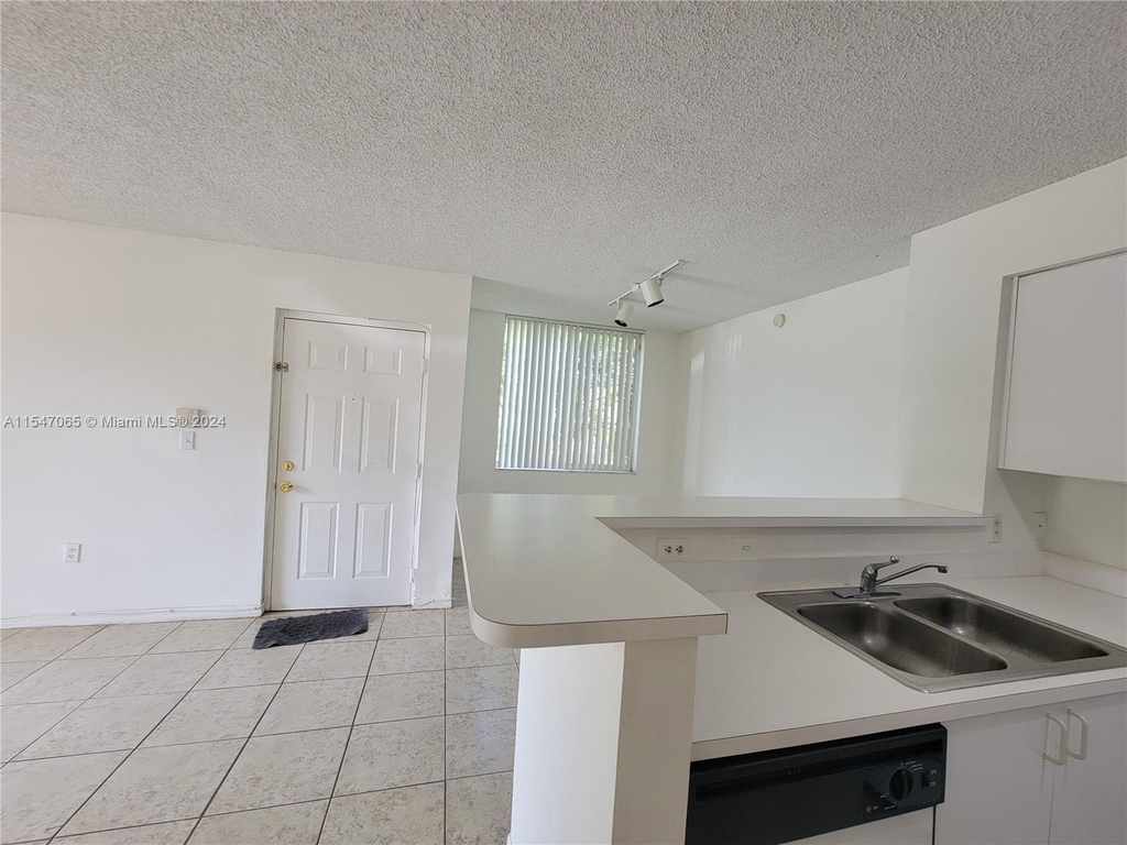 12148 Saint Andrews Pl - Photo 16