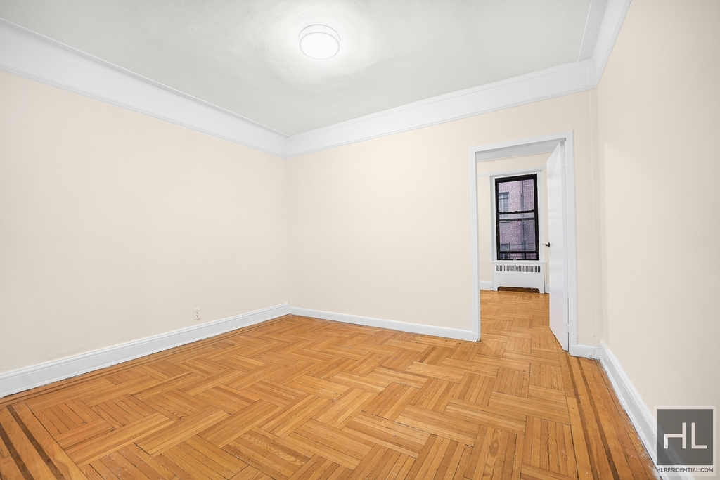 East 85 Street - Photo 2