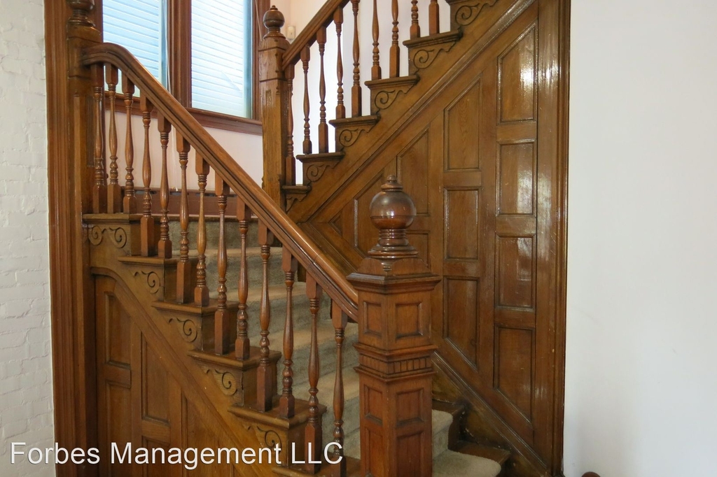 325 Spahr Street - Photo 1