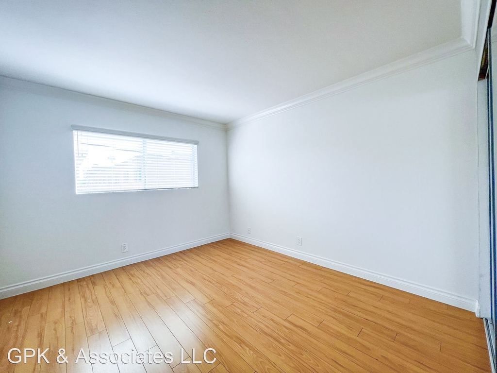 12760 Caswell Ave. - Photo 9