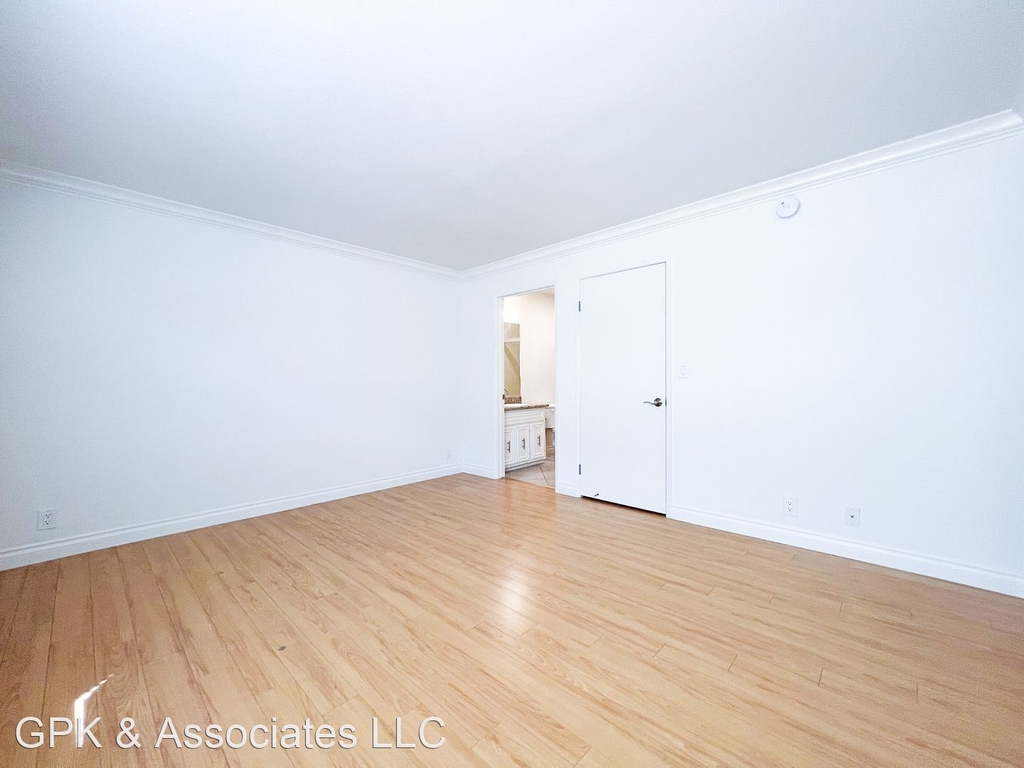 12760 Caswell Ave. - Photo 11