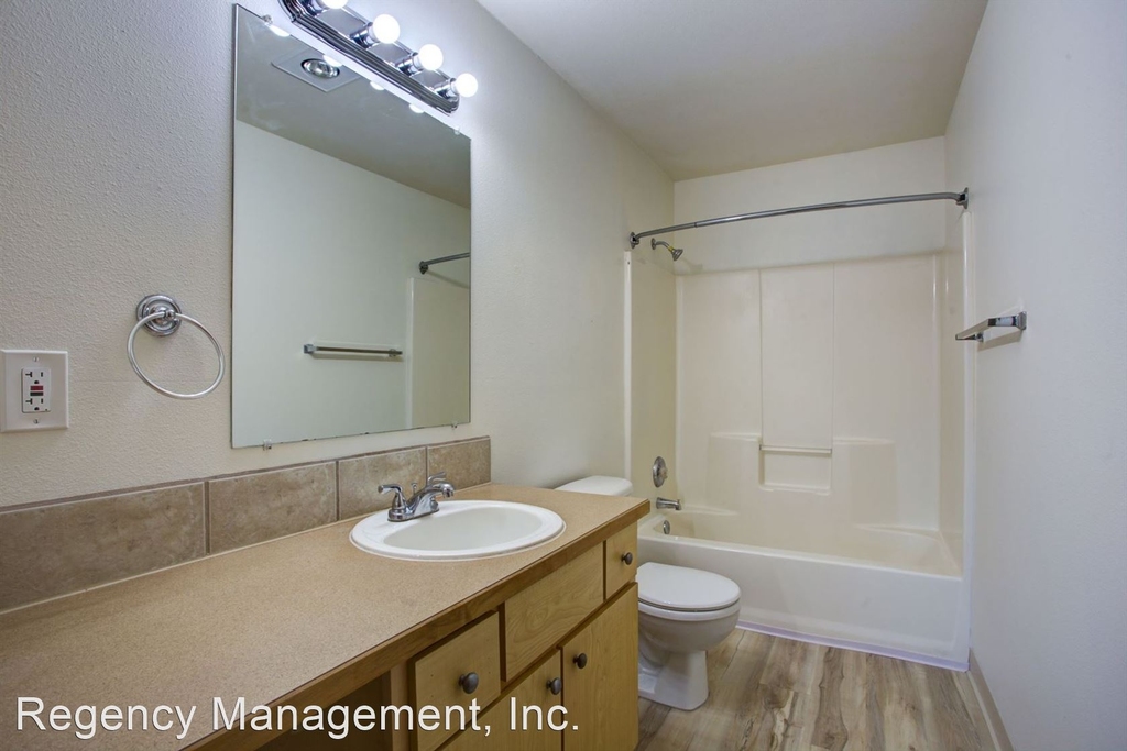 5917 Ne 58th St. - Photo 54