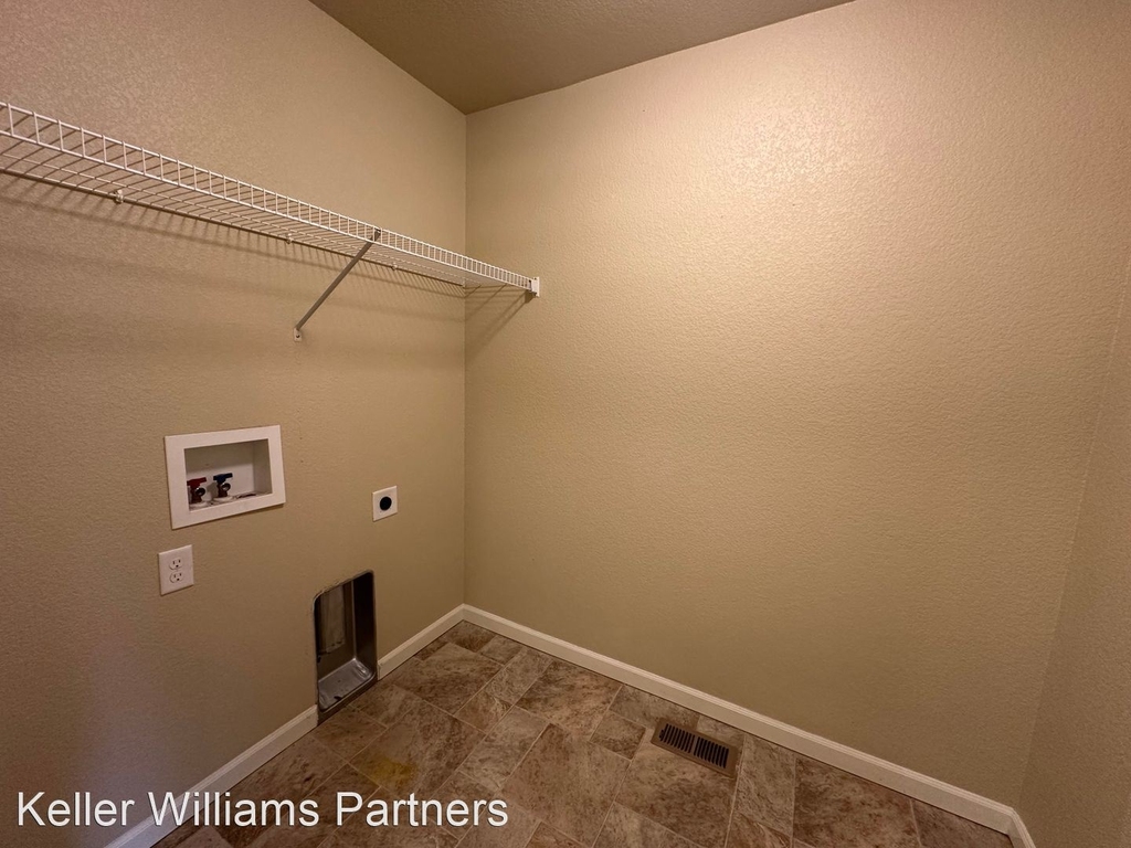 6118 Kingdom View - Photo 11