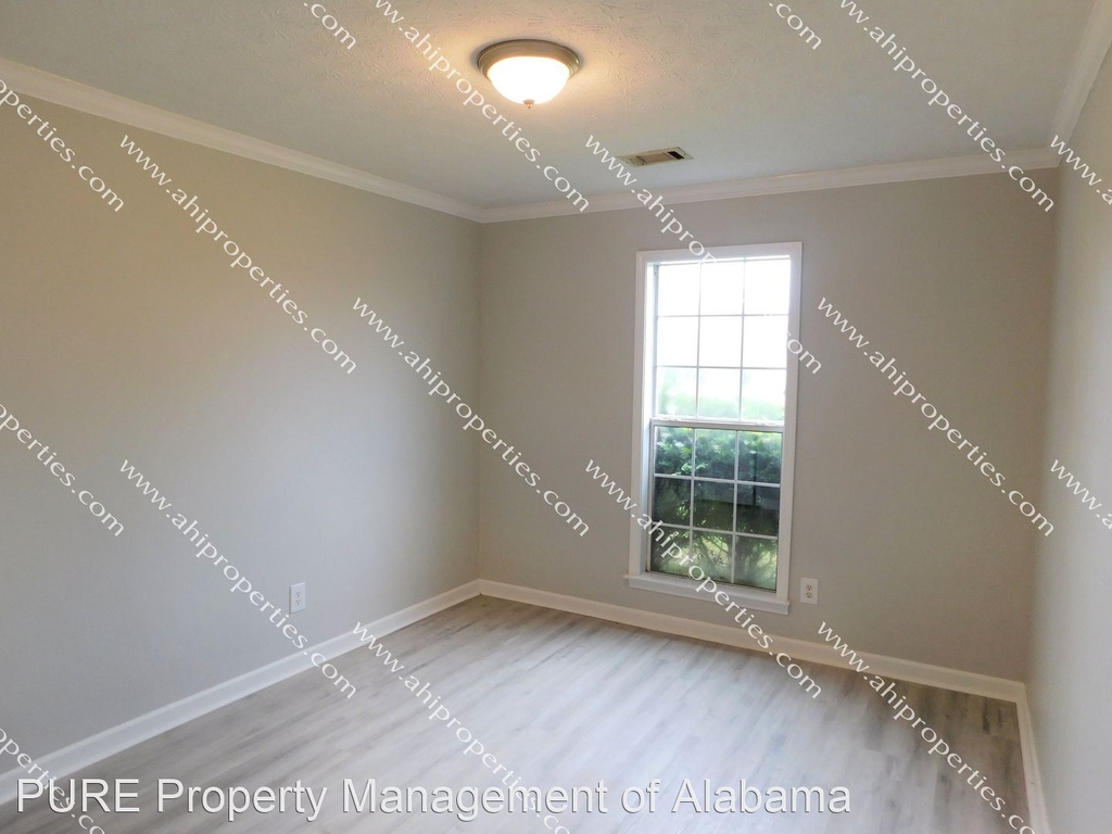 1131 Stafford Dr. - Photo 10