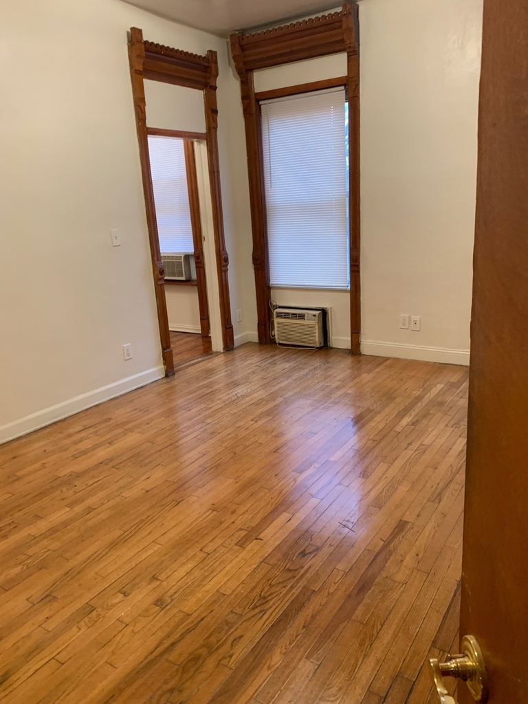 235 Lenox Avenue - Photo 4