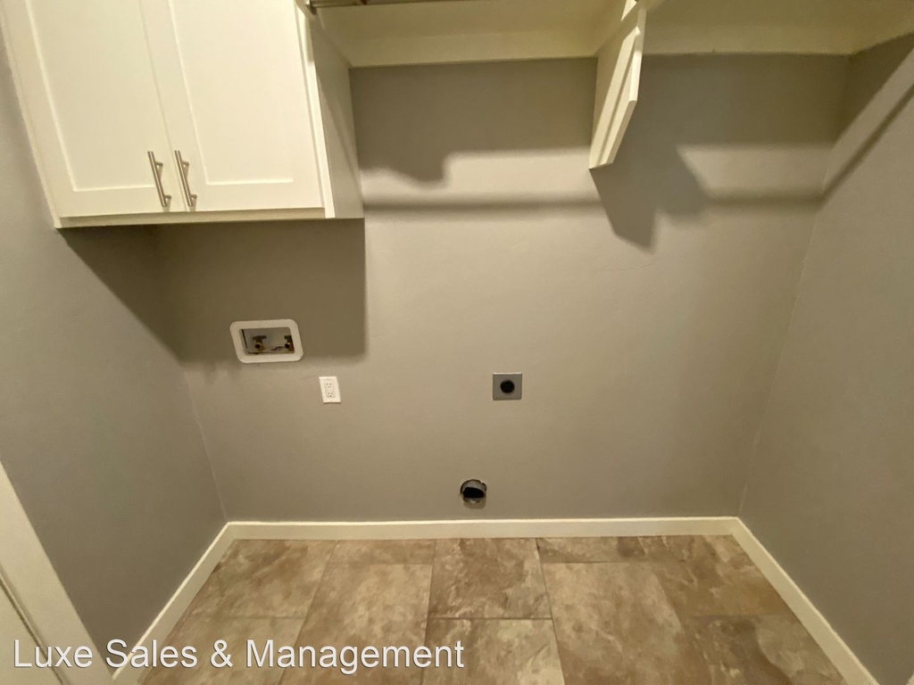 809 Lakeview Drive - Photo 12