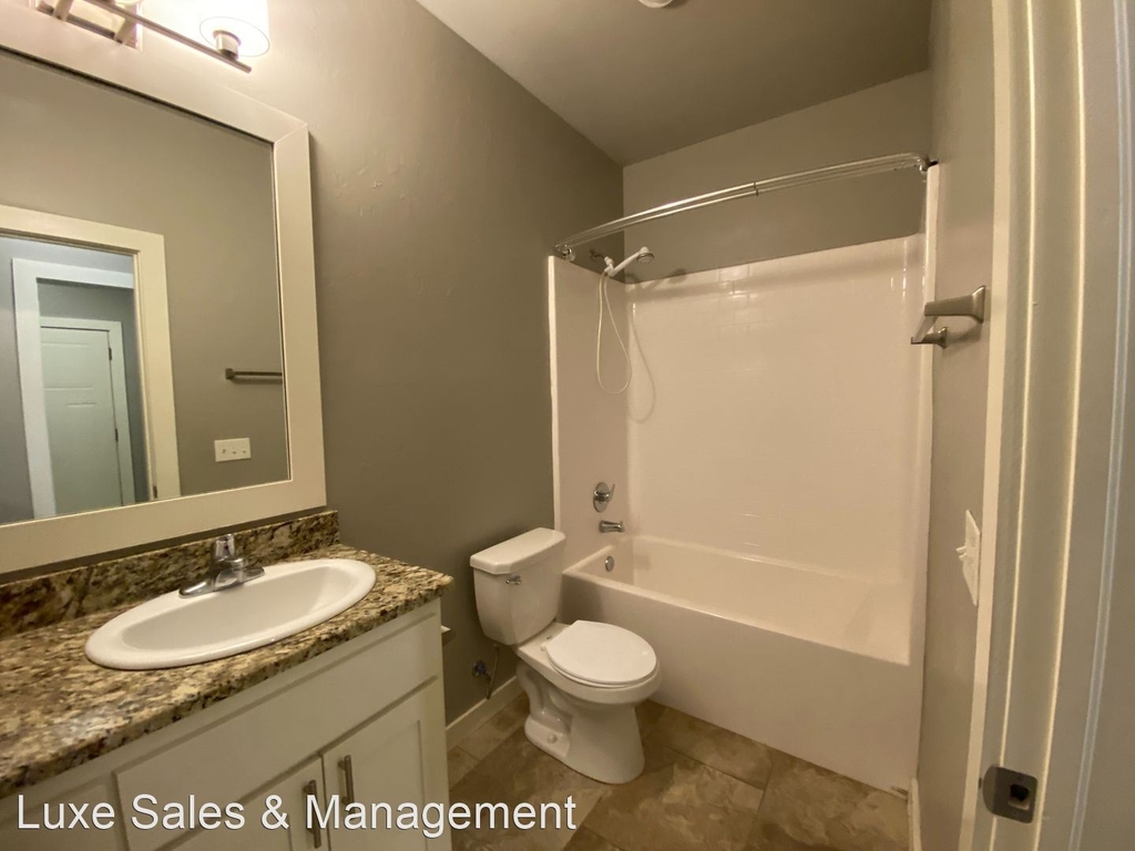 809 Lakeview Drive - Photo 14