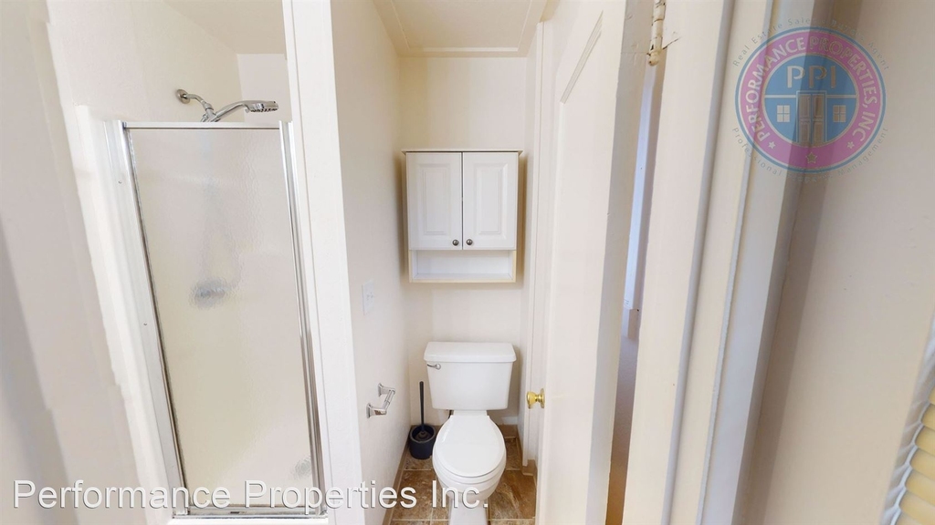 4125 Se 33rd Avenue #1-3 - Photo 6