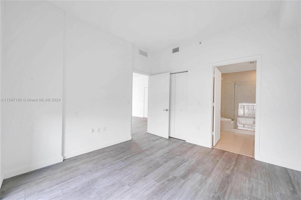 45 Sw 9 St - Photo 11