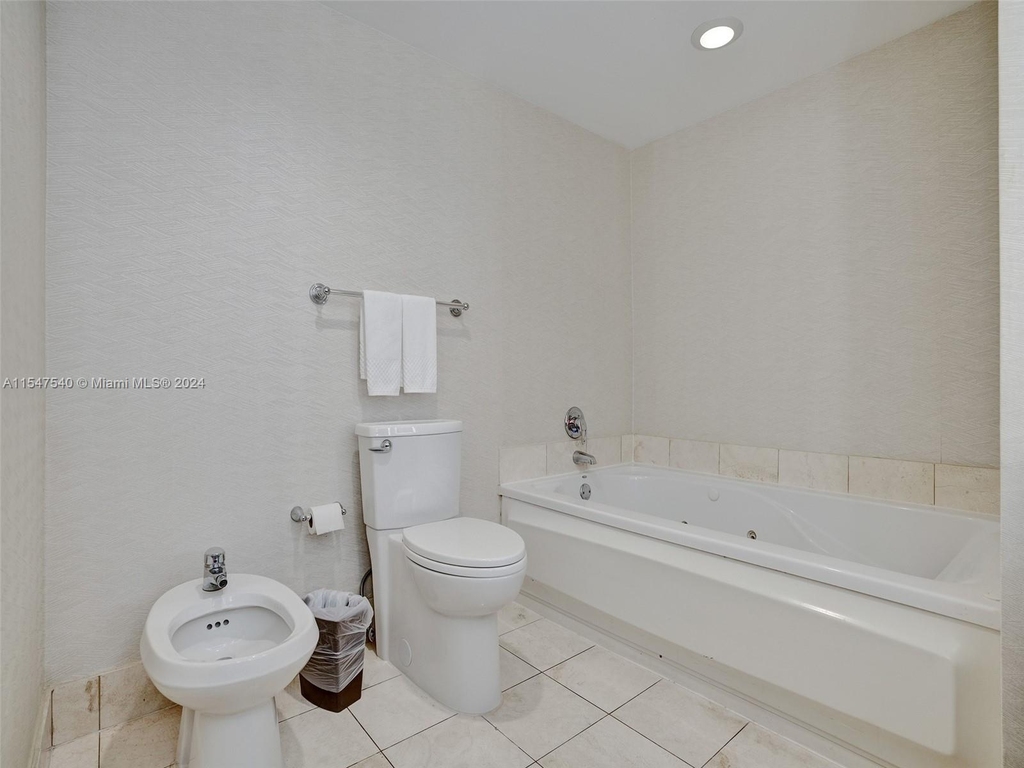 17375 Collins Ave - Photo 35