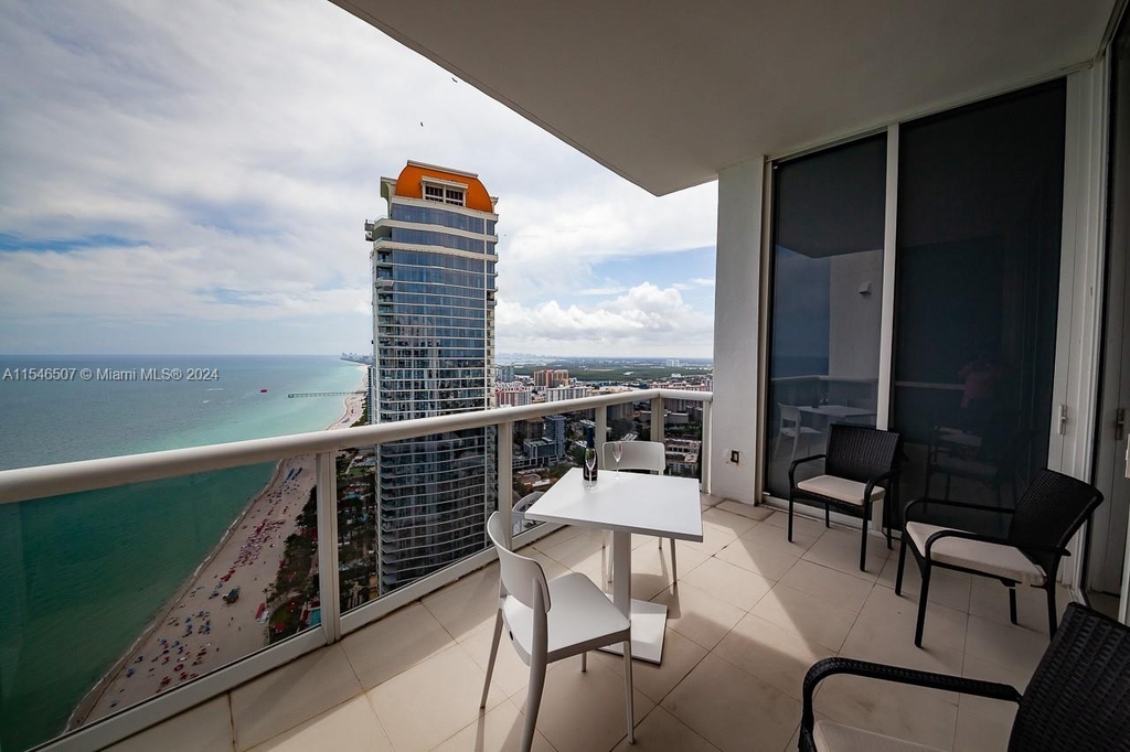 18101 Collins Ave - Photo 48