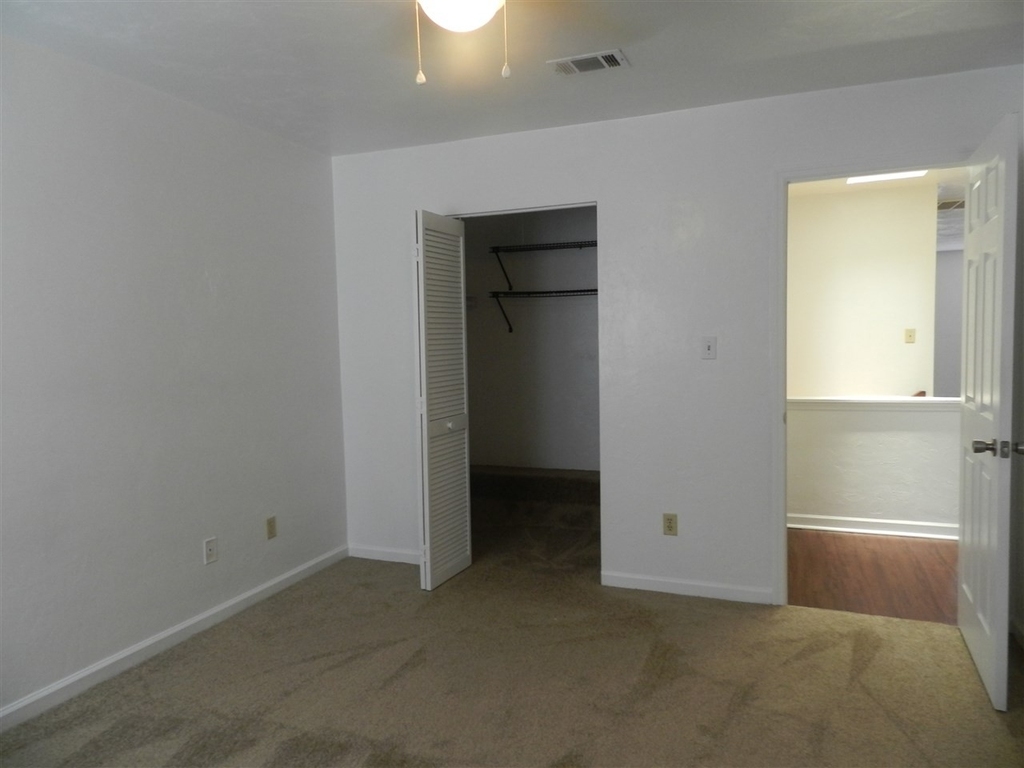 1325 Airport Drive - Photo 15