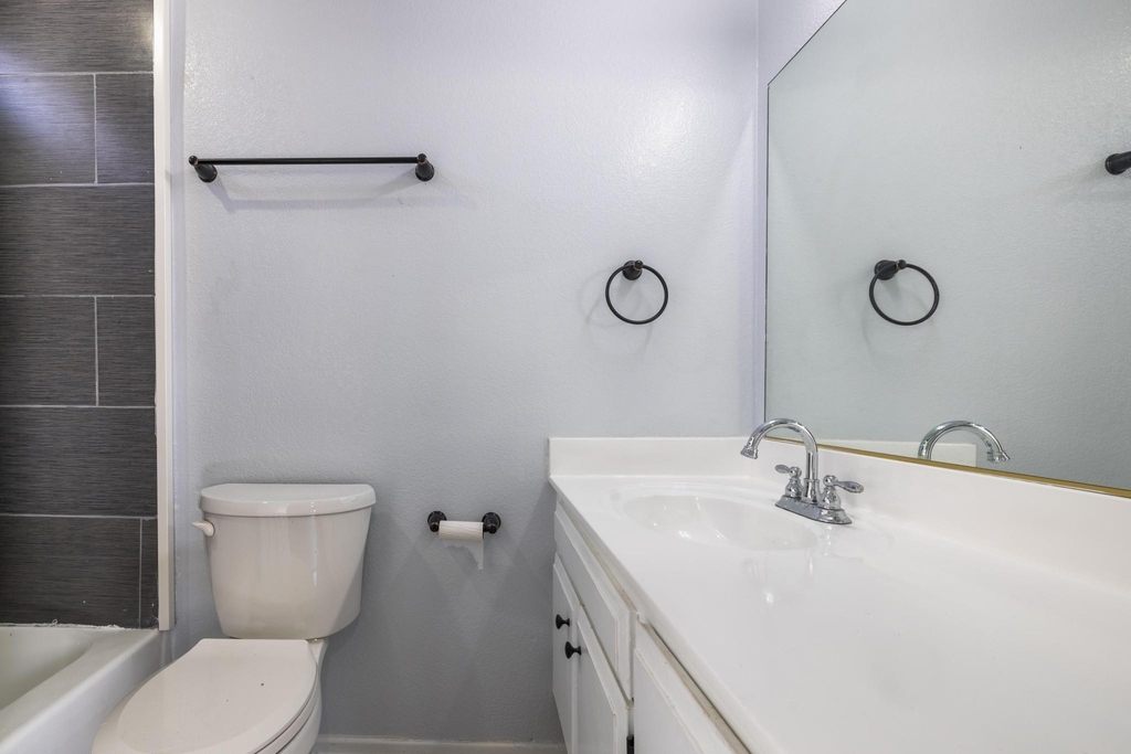 1523 E Avenue J3 - Photo 11