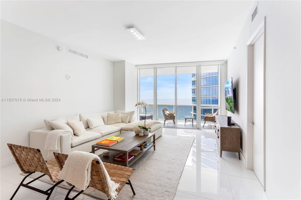 15811 Collins Ave - Photo 3