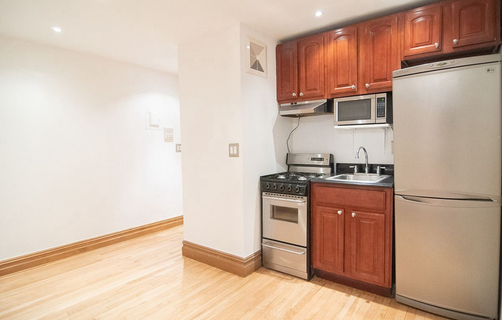 145 West 58th Street - Photo 5