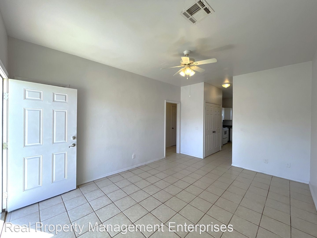 1021 Shady Creek Cir - Photo 3