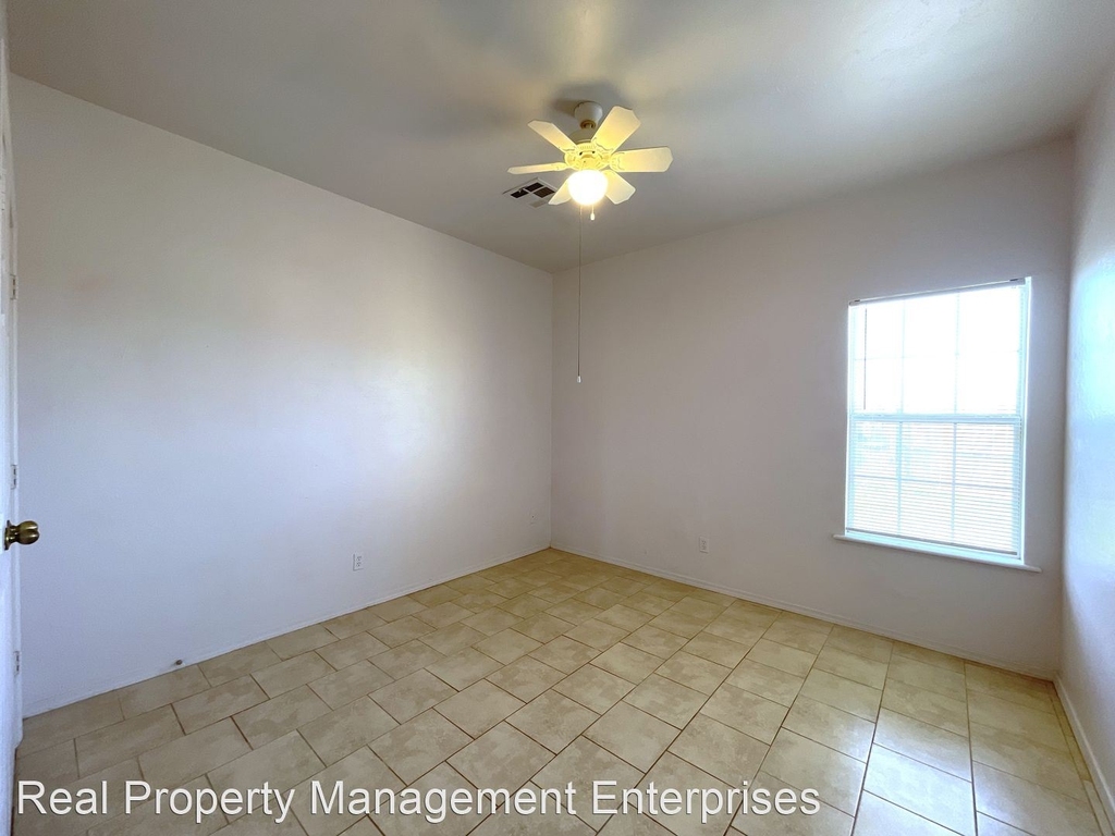 1021 Shady Creek Cir - Photo 12