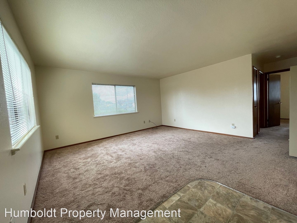 2557 Chestnut Pl - Photo 1