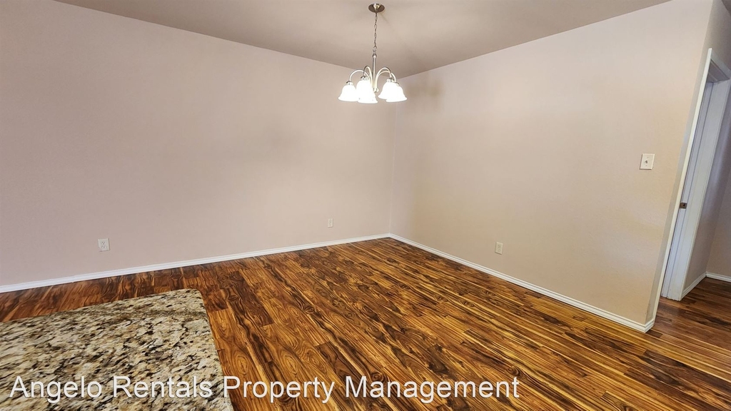 3606 Rockbrook Dr - Photo 3