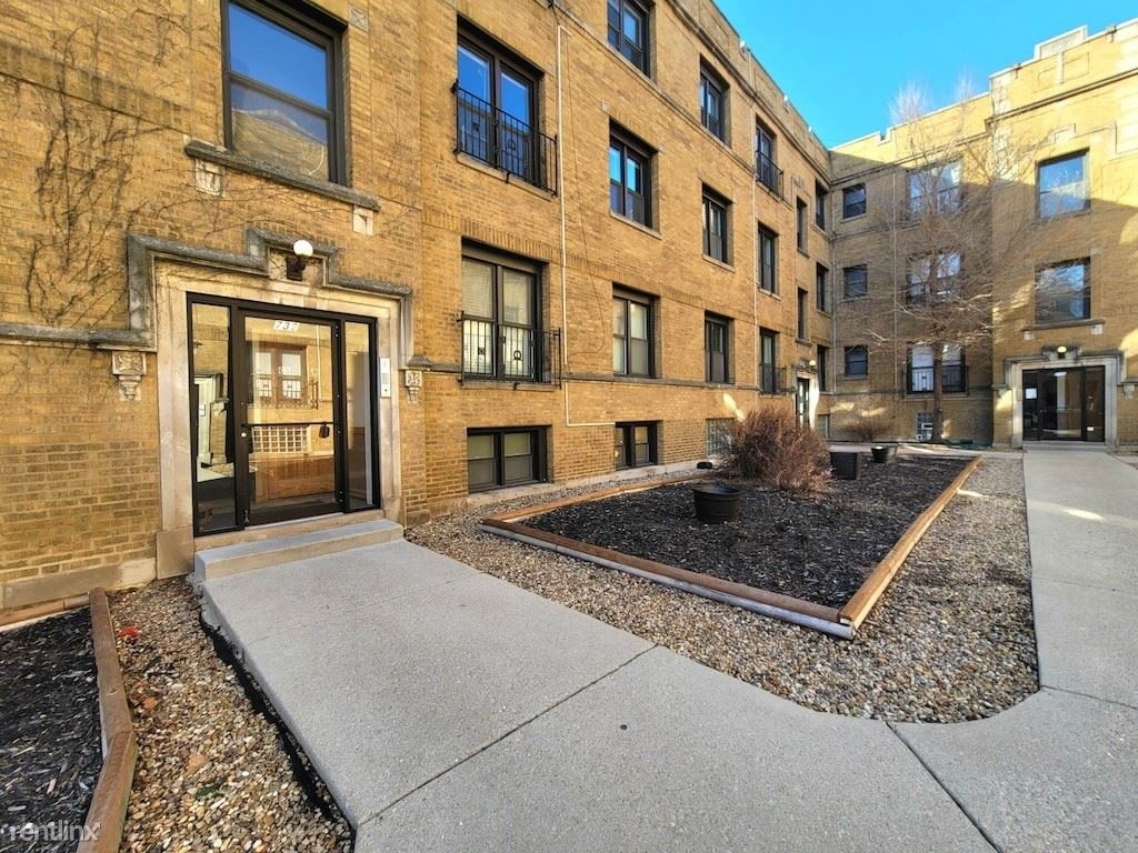 732 W. Roscoe, Unit Cdgn - Photo 0