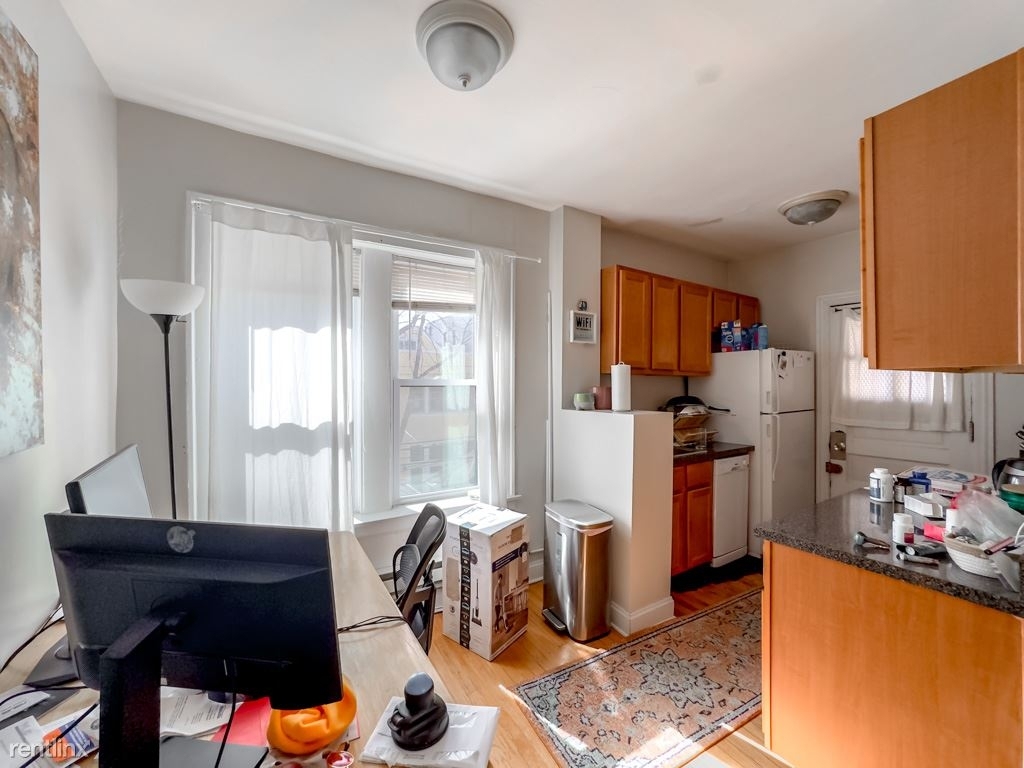 3815 N. Greenview, Unit E-8 - Photo 5